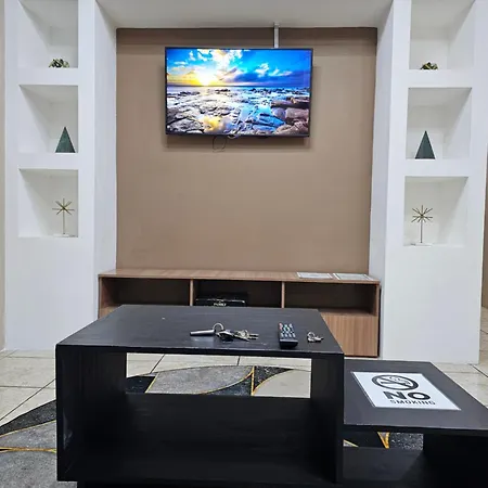 The Layover - 6 Mins From The Airport, Equipped For Long Stays